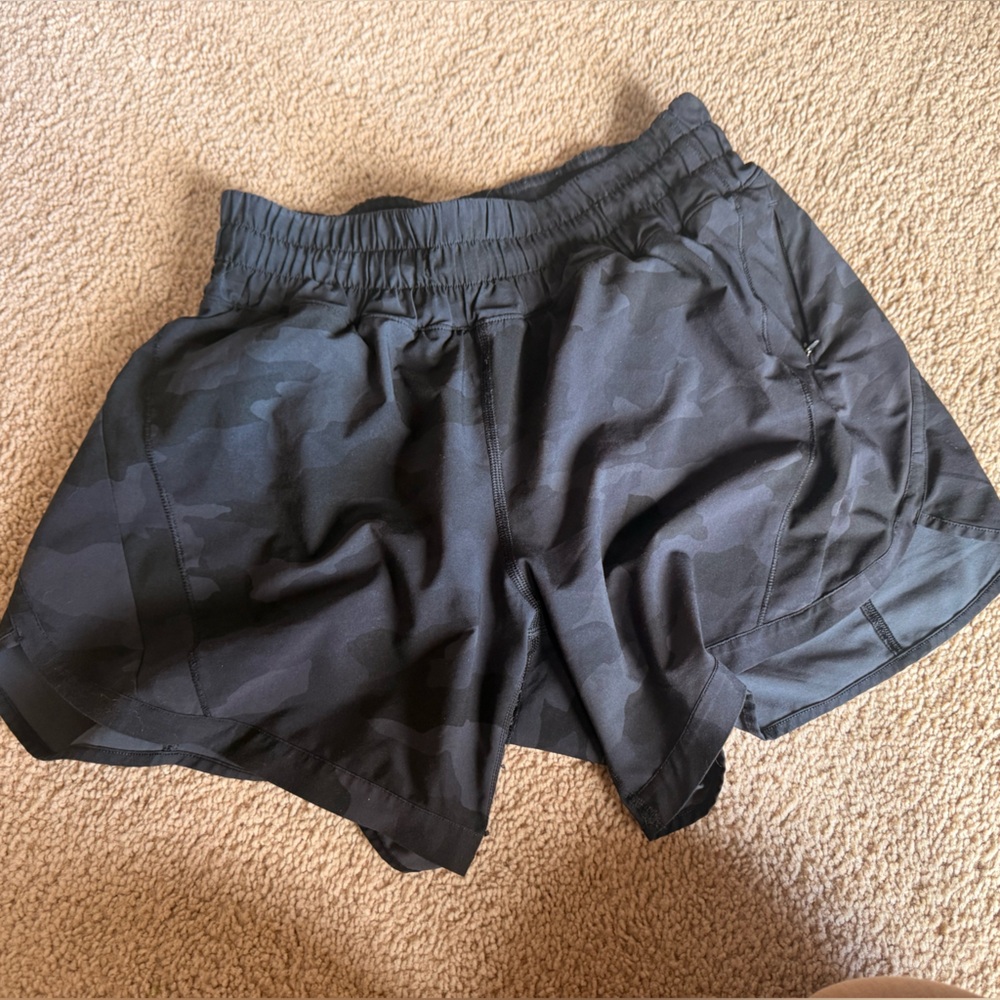 Black Camouflage Lululemon Shorts size 6